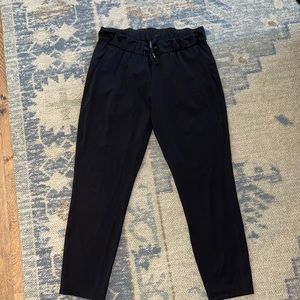 Lululemon size 8 great condition Black pants
